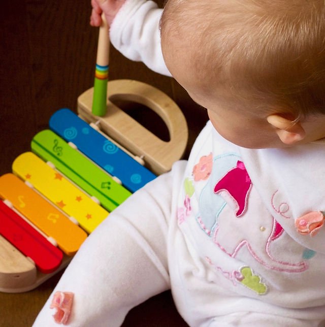 Bebé jugando